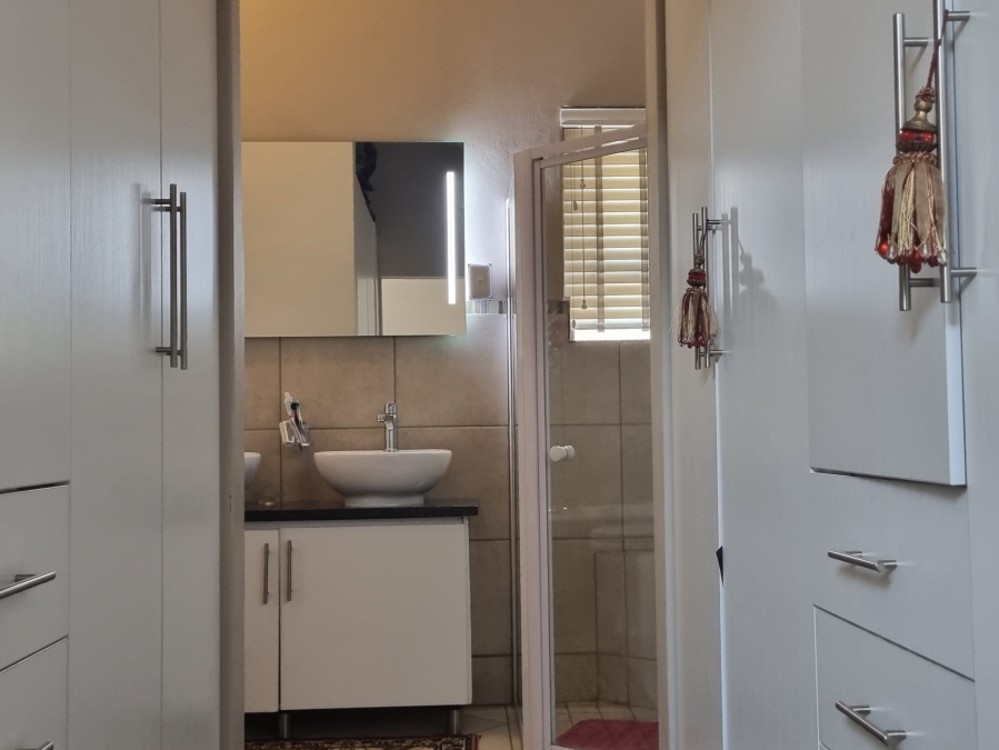 3 Bedroom Property for Sale in Waterval East North West